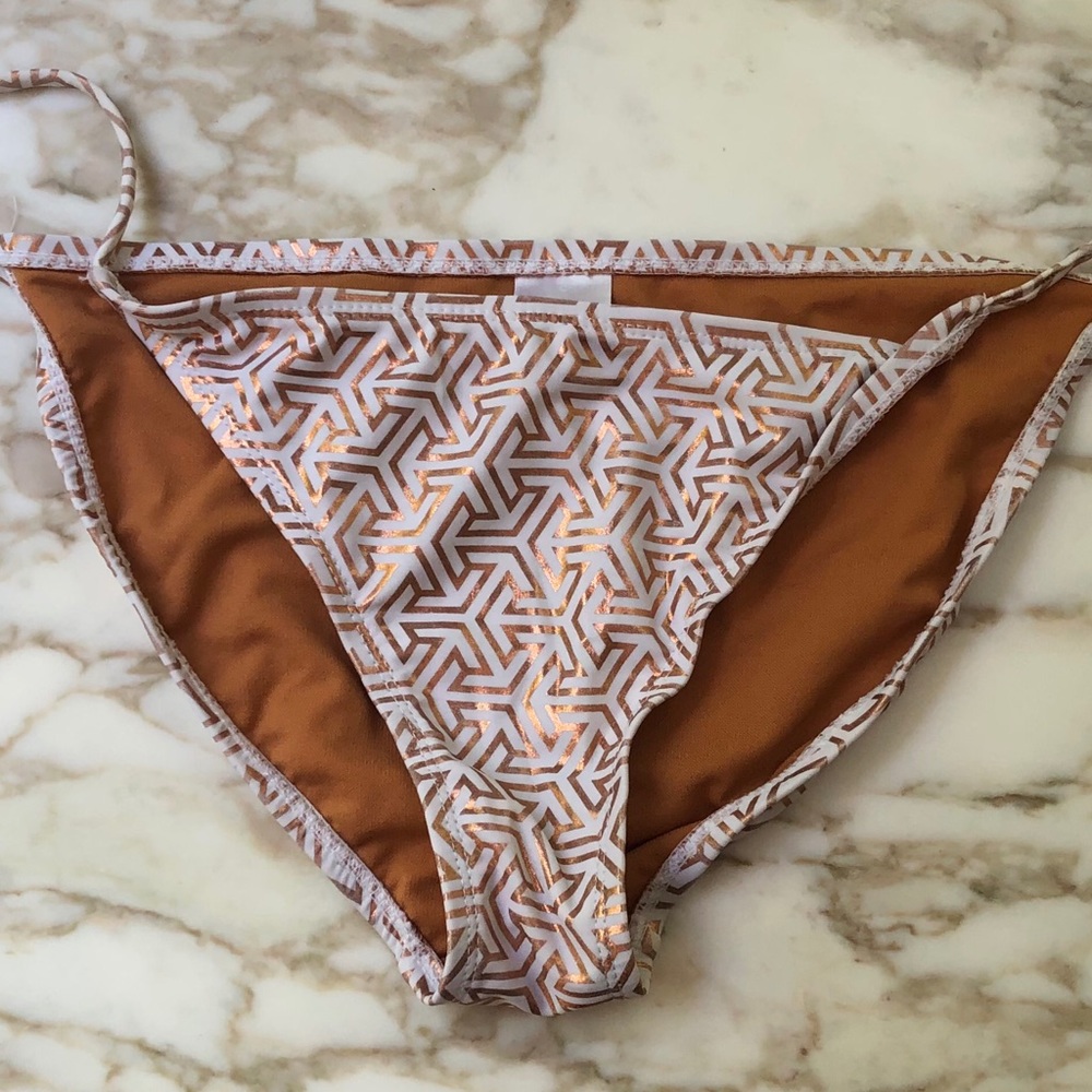 Bathing suit bottom size M